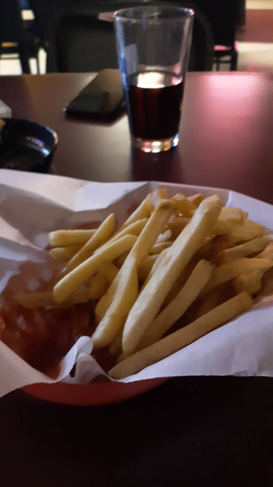 Shortys Den | restaurant | 1300 7th St, Bedford, IN 47421, USA | 8122793640 OR +1 812-279-3640