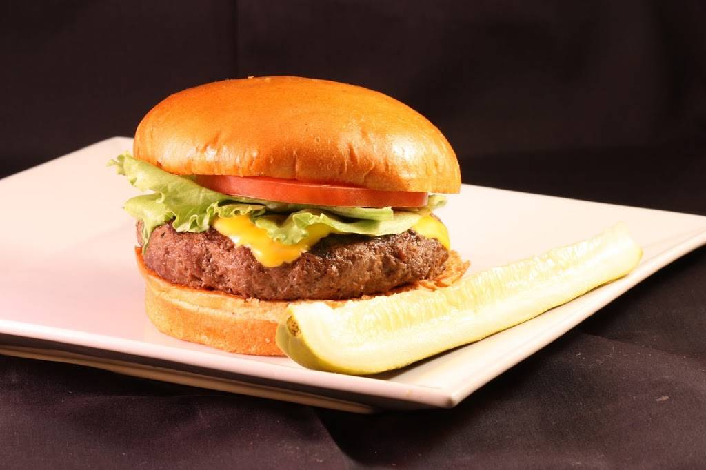 Billys Sports Grill | restaurant | 4520 Overton Rd #104, Birmingham, AL 35210, USA | 2059562323 OR +1 205-956-2323