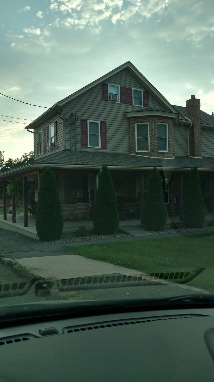 Willow Tree Ice Cream | restaurant | 505 Julian St, Williamstown, PA 17098, USA | 7176470107 OR +1 717-647-0107