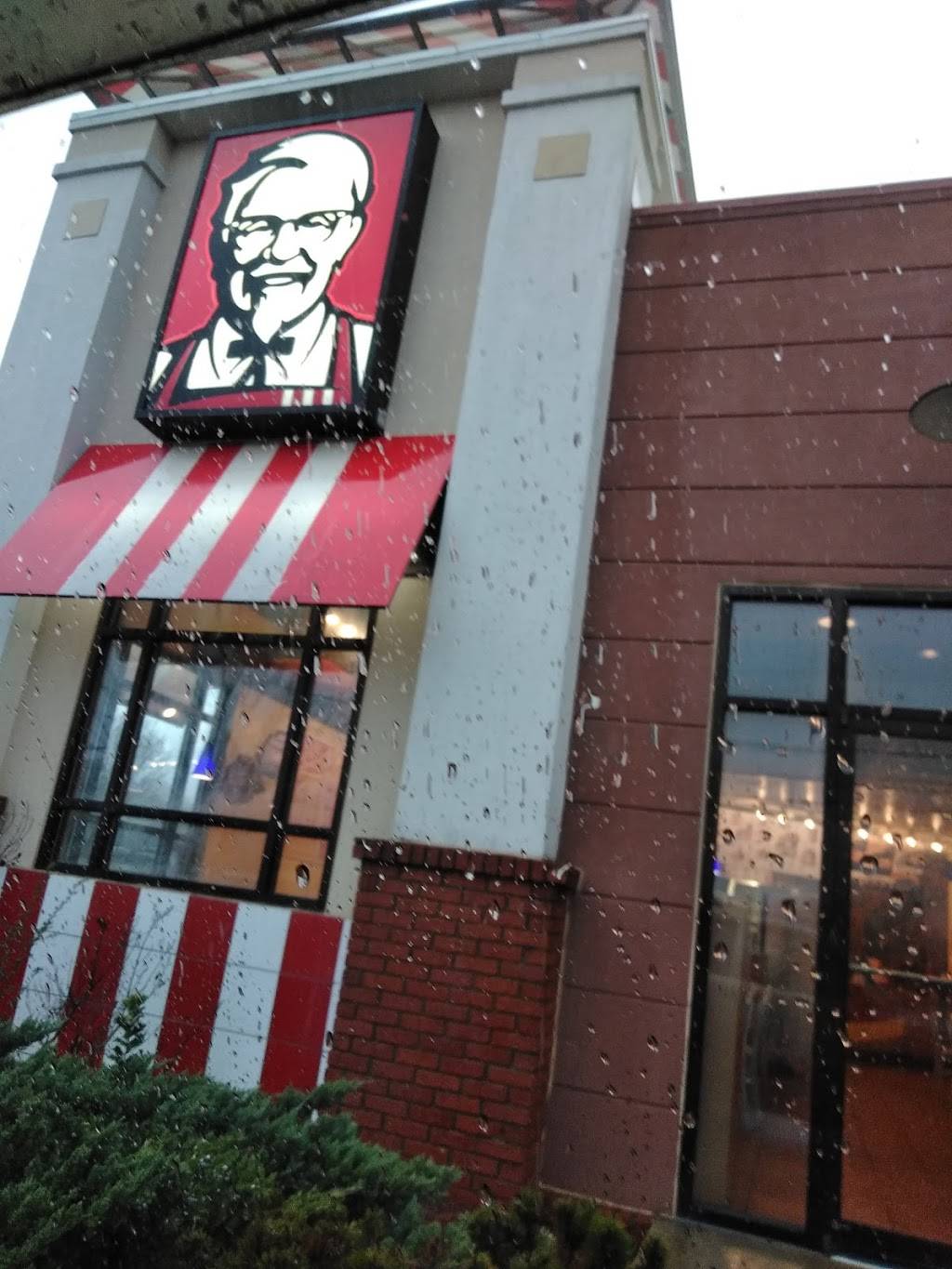 KFC | restaurant | 321 Highway 15 North, Pontotoc, MS 38863, USA | 6624892403 OR +1 662-489-2403