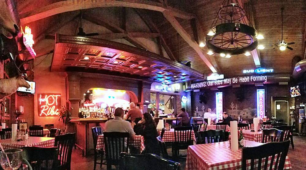 Risckys BAR-B-Q | restaurant | 300 Main St, Fort Worth, TX 76102, USA | 8178773306 OR +1 817-877-3306