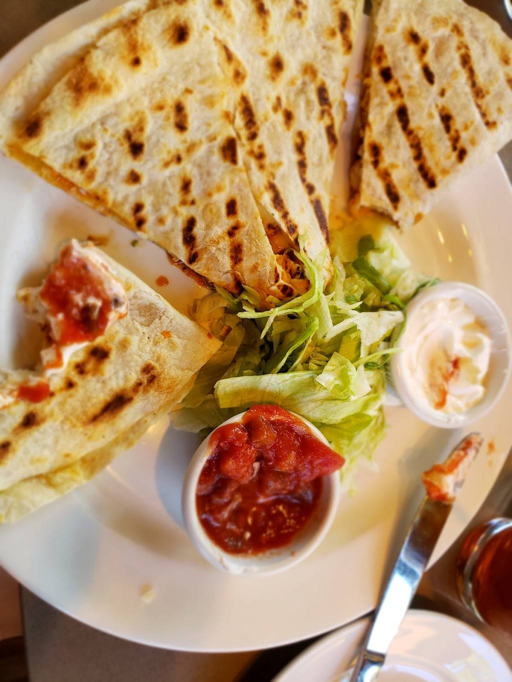 The Berry Tavern | restaurant | 2 High St, Danvers, MA 01923, USA | 9787772377 OR +1 978-777-2377