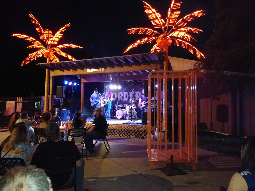 Borderline Bar & Grill | restaurant | 83 Harrison Brookville Rd, West Harrison, IN 47060, USA | 8126375500 OR +1 812-637-5500