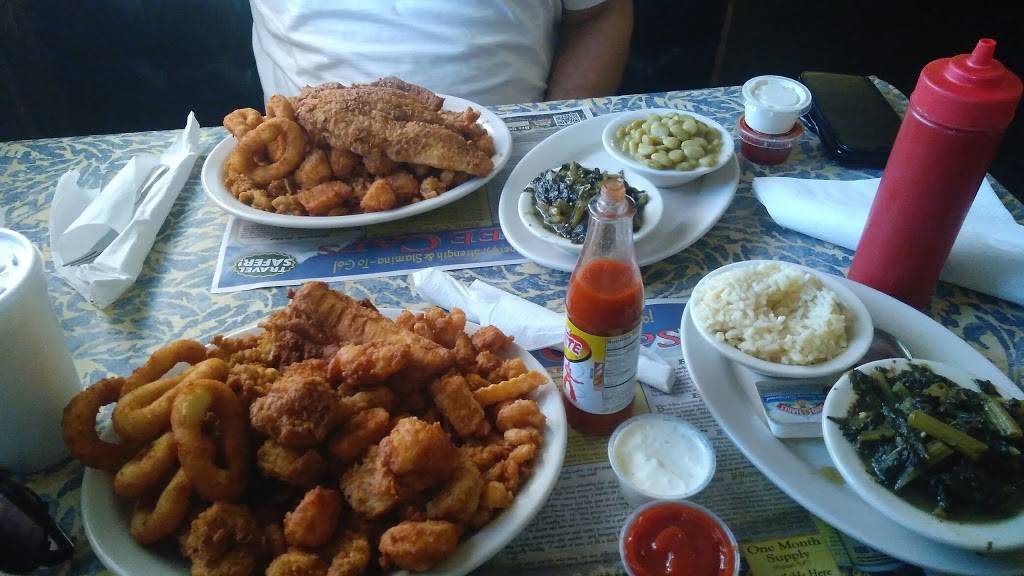 Captain Bills Seafood & Steak Restaurant | restaurant | 6108 W Market St, Greensboro, NC 27409, USA | 3368525162 OR +1 336-852-5162