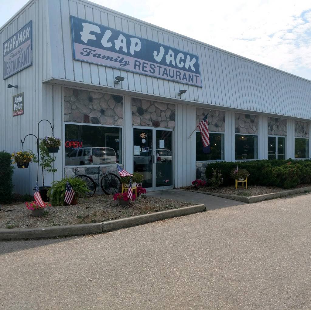 Flap Jack Family Restaurant | restaurant | 102 W Carpenter St, Charlevoix, MI 49720, USA | 2315476466 OR +1 231-547-6466