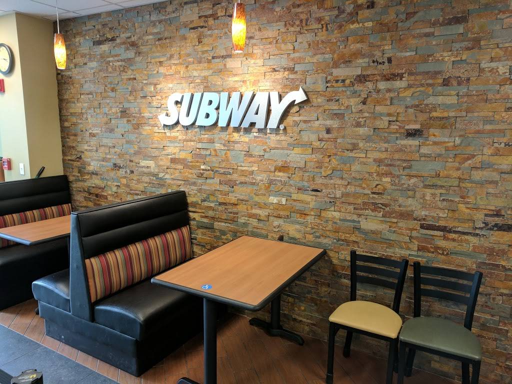Subway | meal takeaway | 675 Arapeen Dr Suite 105, Salt Lake City, UT 84108, USA | 8015353862 OR +1 801-535-3862