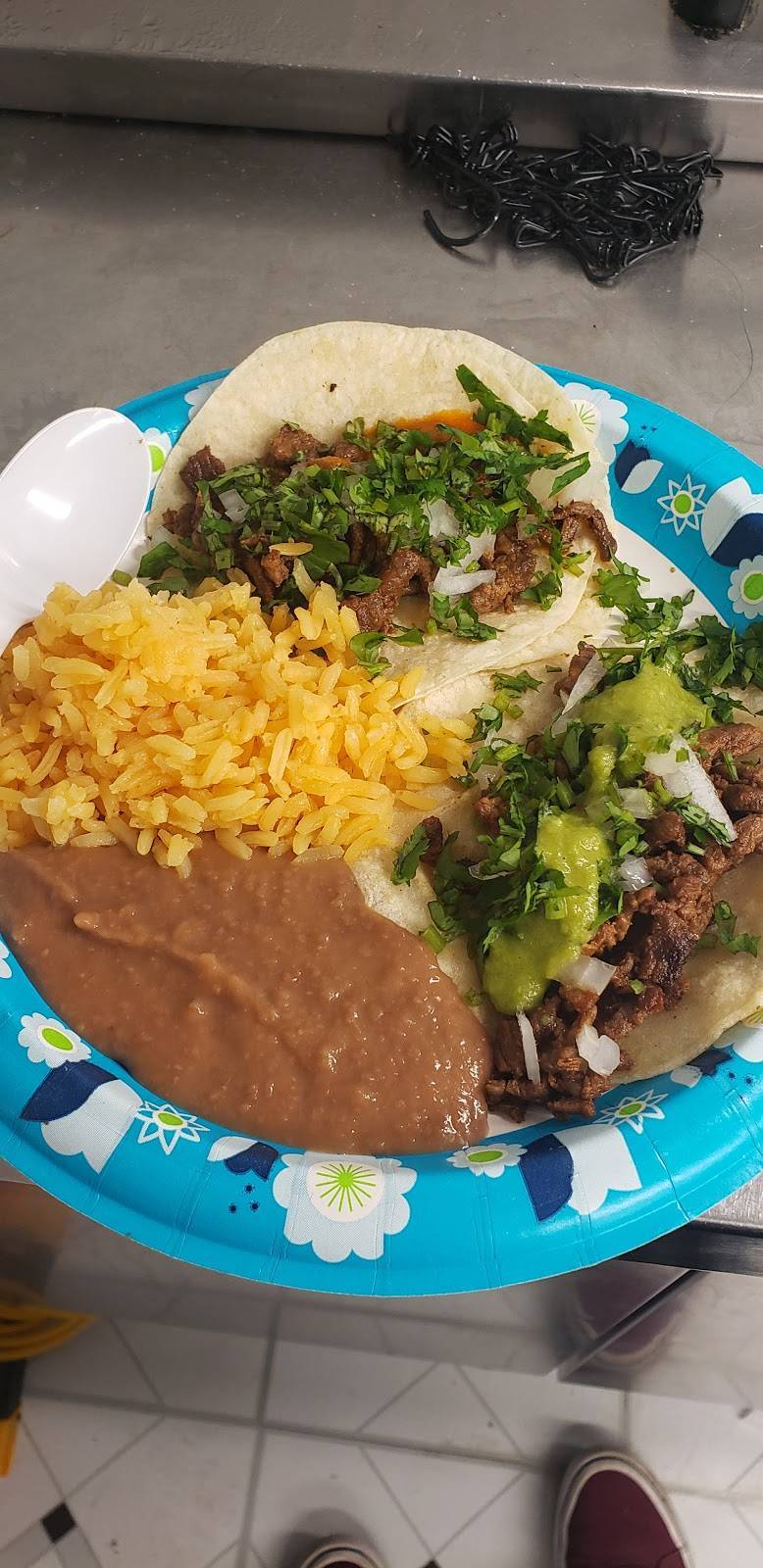 Lidias taco truck | restaurant | 5202 E Pine St, Tulsa, OK 74115, USA | 9184022364 OR +1 918-402-2364