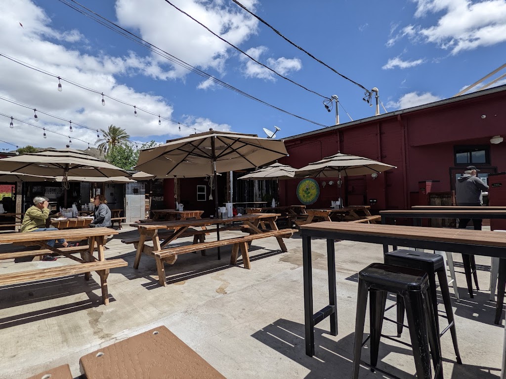 Silver King Smokehouse & Saloon | restaurant | 404 Main St, Superior, AZ 85173, USA | 5206897100 OR +1 520-689-7100