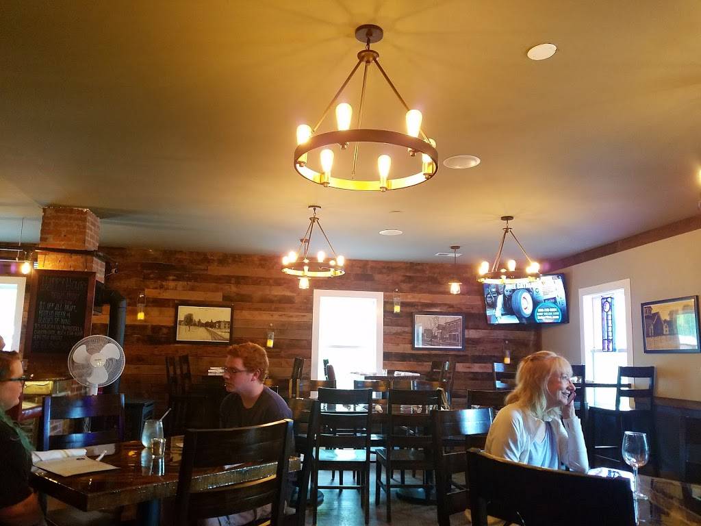 1836 Kitchen and Taproom | restaurant | 34 E Broad Way, Lovettsville, VA 20180, USA | 5406685835 OR +1 540-668-5835