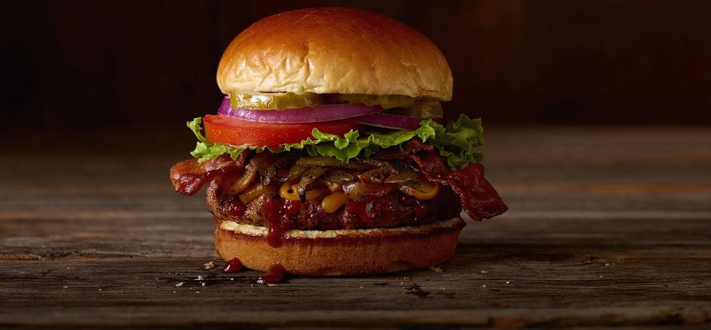 Logans Roadhouse | restaurant | 3299 W Shore Dr, Holland, MI 49424, USA | 6163999451 OR +1 616-399-9451