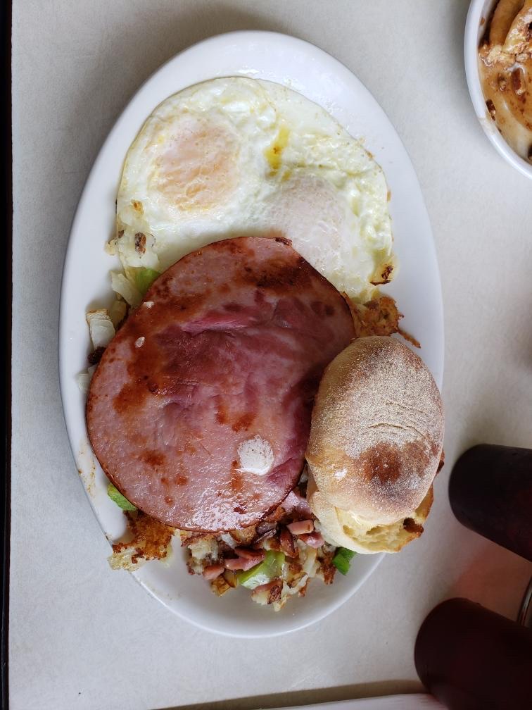 Mickeys By Willy | restaurant | 1950 7th St W, St Paul, MN 55116, USA | 6516988387 OR +1 651-698-8387