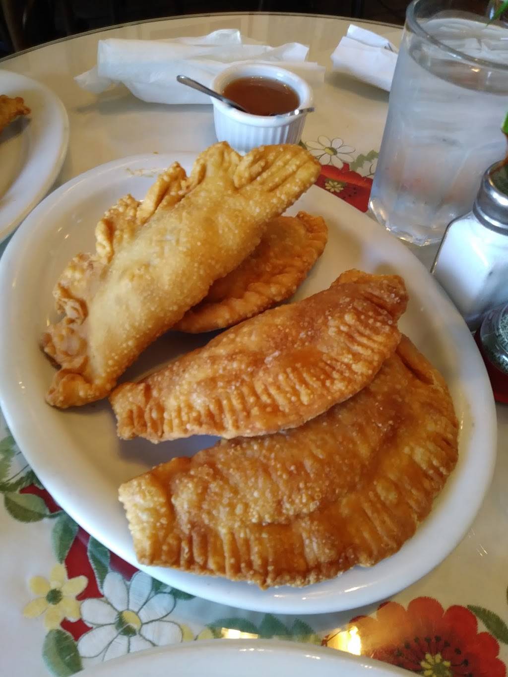 Empanadas Place | restaurant | 3811 Sawtelle Blvd, Los Angeles, CA 90066, USA | 3103910888 OR +1 310-391-0888