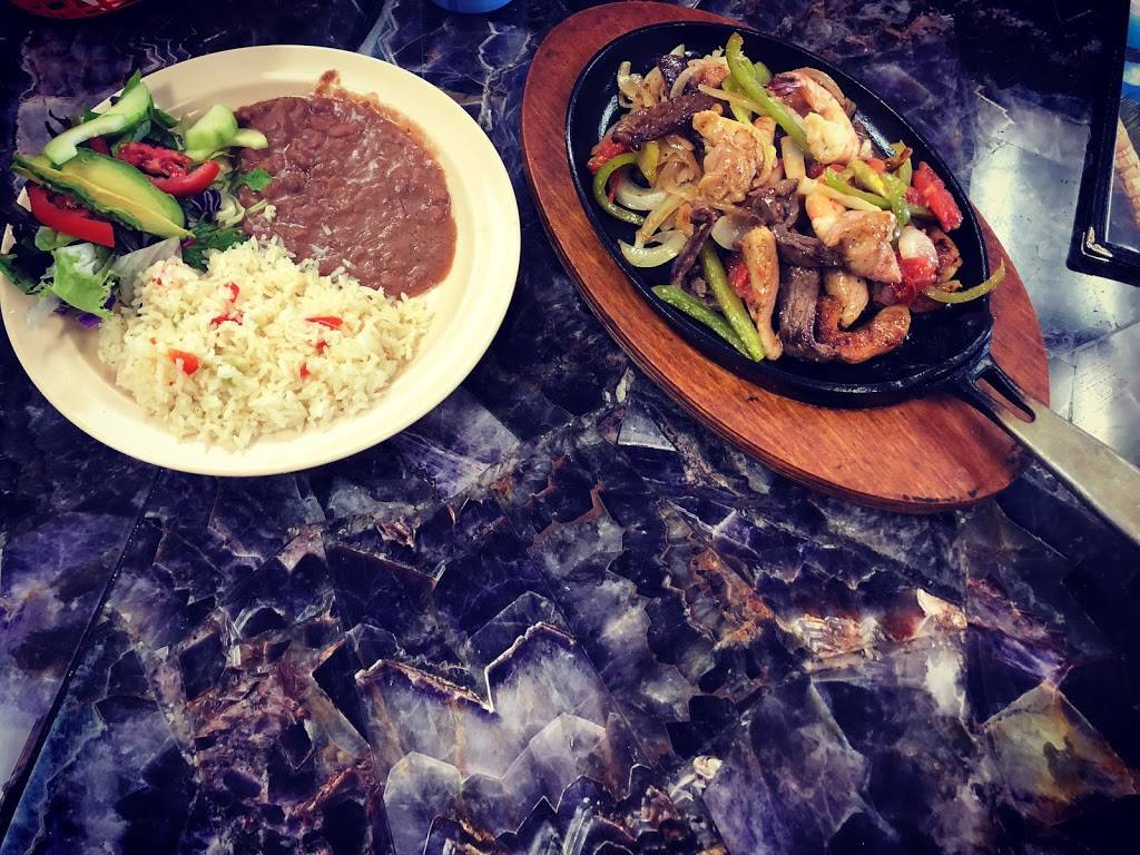 Graciela’s Restaurant and Grill | restaurant | 12650 Sherman Way #15, North Hollywood, CA 91605, USA | 8185794050 OR +1 818-579-4050