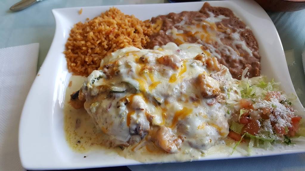 Rafaelas Restaurant | restaurant | 995 Postal Way #120, Vista, CA 92083, USA | 7605363730 OR +1 760-536-3730