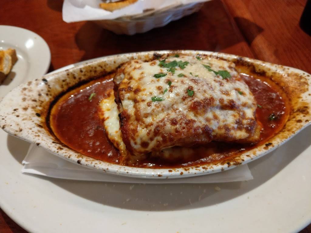 Mamma Lucia | restaurant | 18224 Village Center Dr, Olney, MD 20832, USA | 3015709500 OR +1 301-570-9500