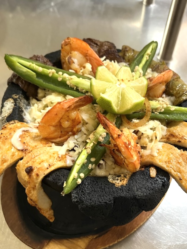 Armadillos | restaurant | 2635 Main St, Olla, LA 71465, USA | 3184953675 OR +1 318-495-3675