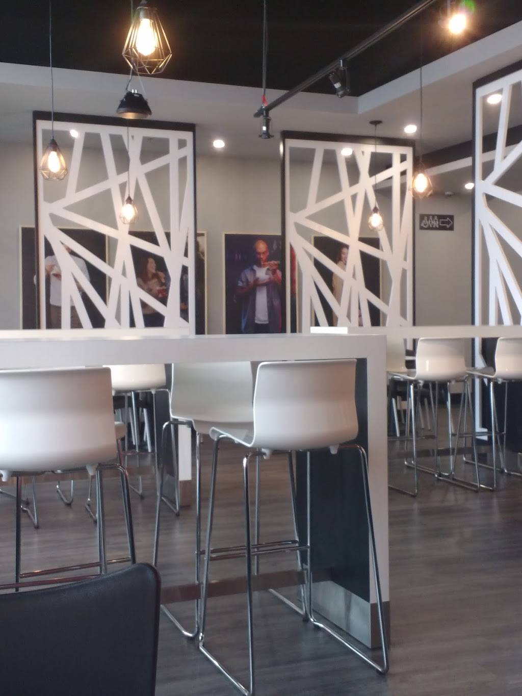 Thaïzone | restaurant | 934 Rue Saint-Pierre, Drummondville, QC J2C 5A4, Canada | 8198503366 OR +1 819-850-3366