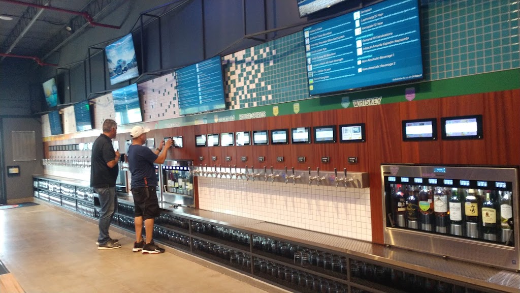 Shoot The Moon | restaurant | 8155 Long Point Rd, Houston, TX 77055, USA | 2818884801 OR +1 281-888-4801