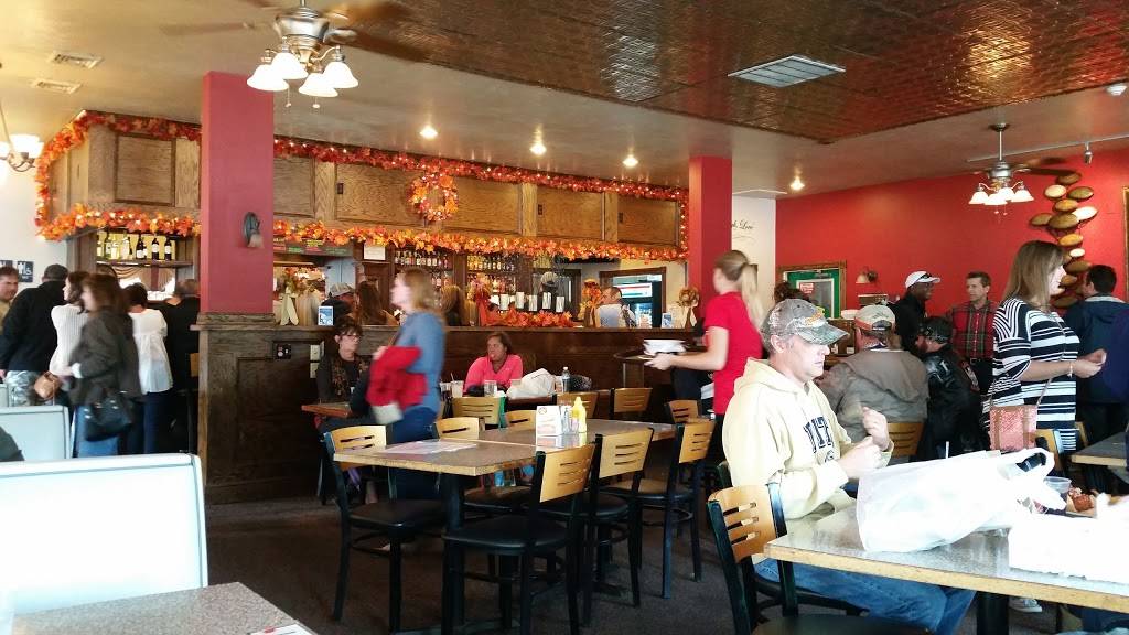 Benjamins Roadhouse | restaurant | 1211 Liberty St, Franklin, PA 16323, USA | 8144327010 OR +1 814-432-7010