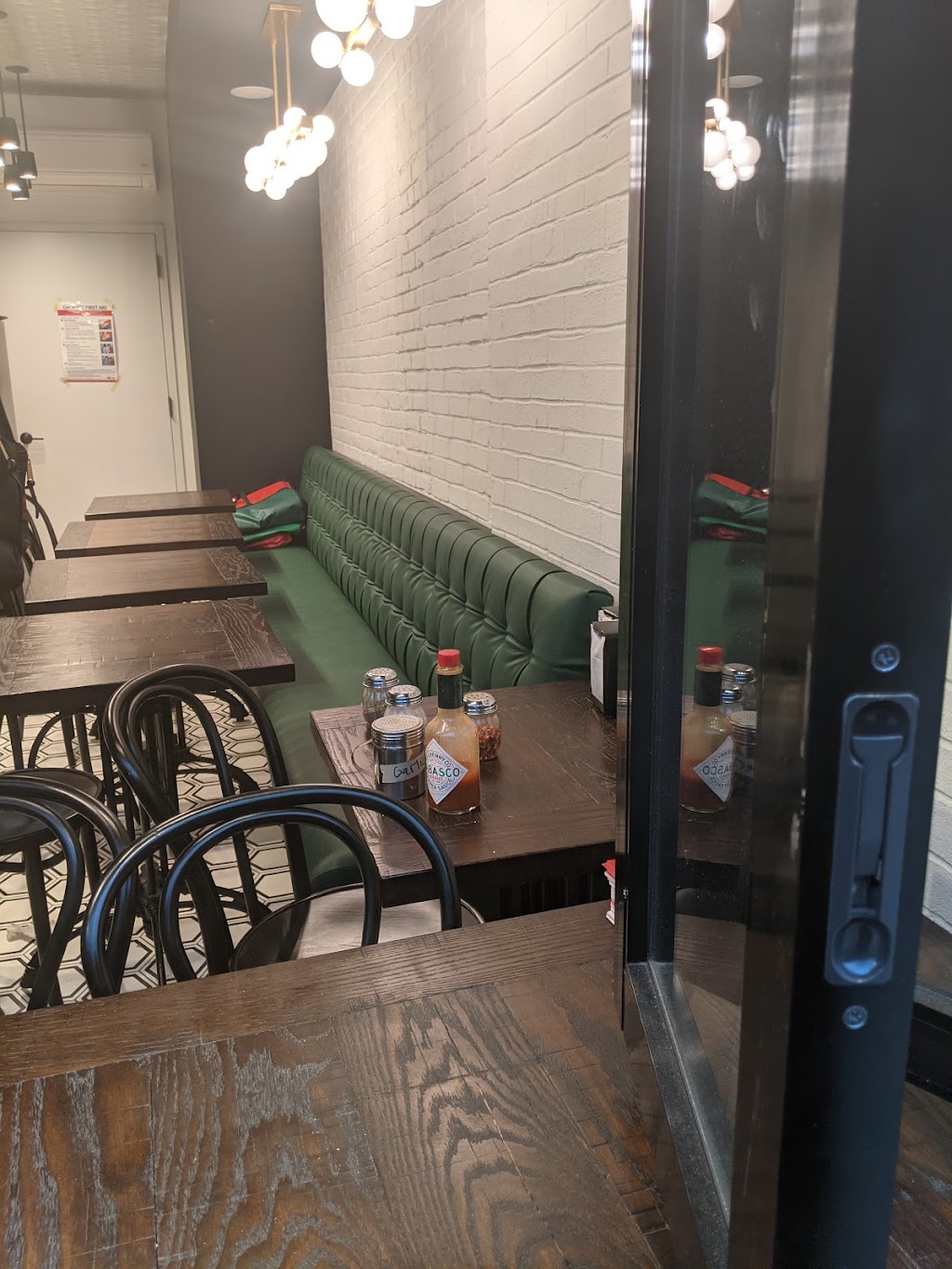 Crown Heights Pizza | restaurant | 563 Lincoln Pl, Brooklyn, NY 11238, USA | 7186764477 OR +1 718-676-4477