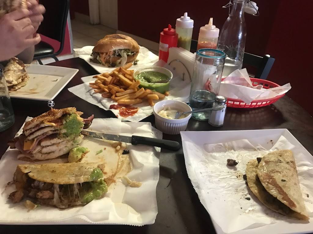 Taqueria Vargas | restaurant | 7152 N California Ave, Chicago, IL 60645, USA | 8722086878 OR +1 872-208-6878