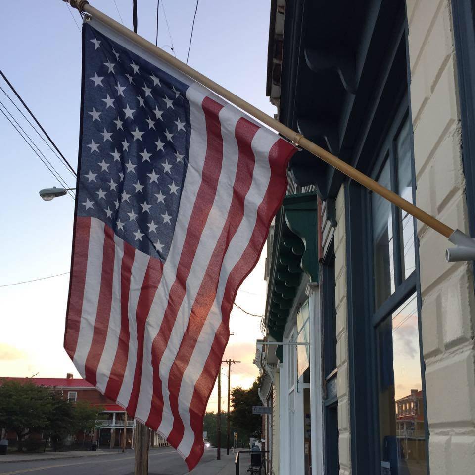 Hutch on Main | restaurant | 219 Main St, New Castle, VA 24127, USA | 5408648824 OR +1 540-864-8824