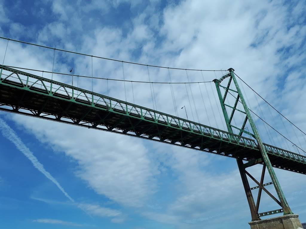 Croisières AML | restaurant | 124 Rue Saint-Pierre, Québec, QC G1K 4A7, Canada | 8668566668 OR +1 866-856-6668