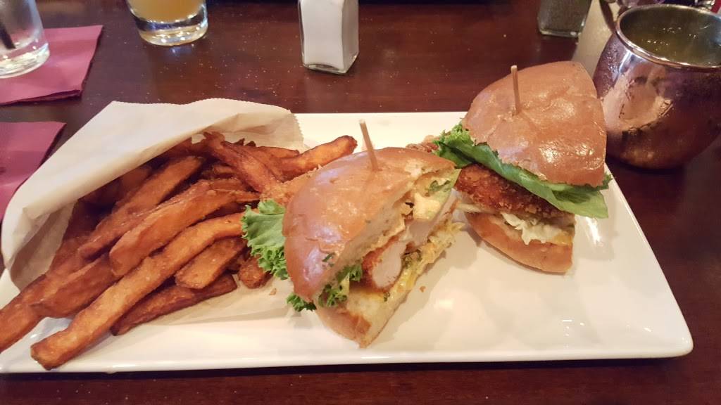 Elis Branford | restaurant | 624 W Main St, Branford, CT 06405, USA | 2034882700 OR +1 203-488-2700