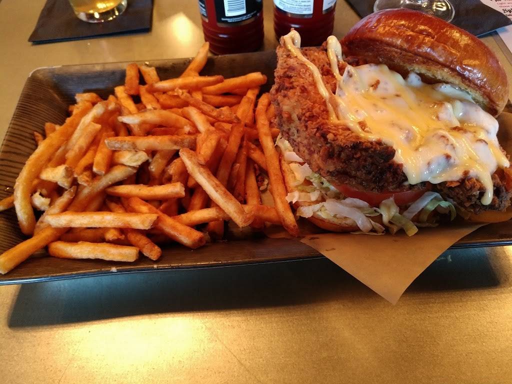 Industry Brewing Co. | restaurant | 8012 N Hale Ave, Peoria, IL 61615, USA | 3098392930 OR +1 309-839-2930