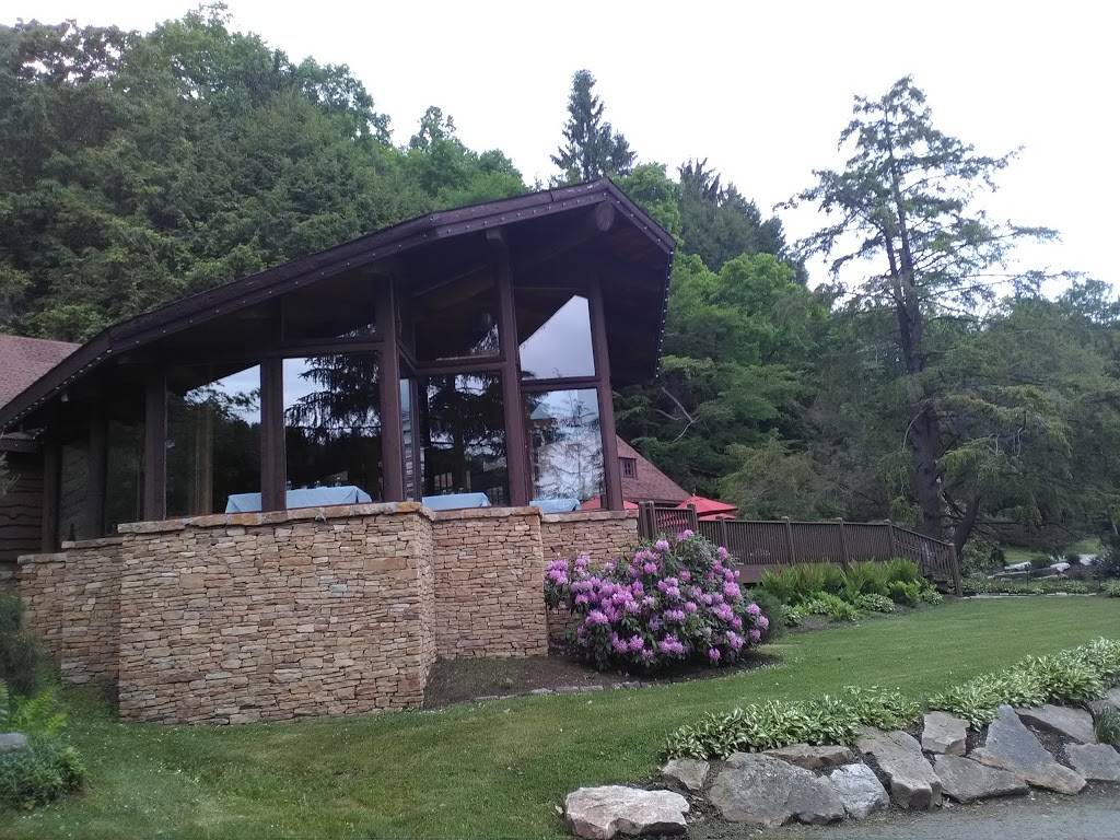 Helens Restaurant | restaurant | 777 Water Wheel Dr, Champion, PA 15622, USA | 8143527777 OR +1 814-352-7777