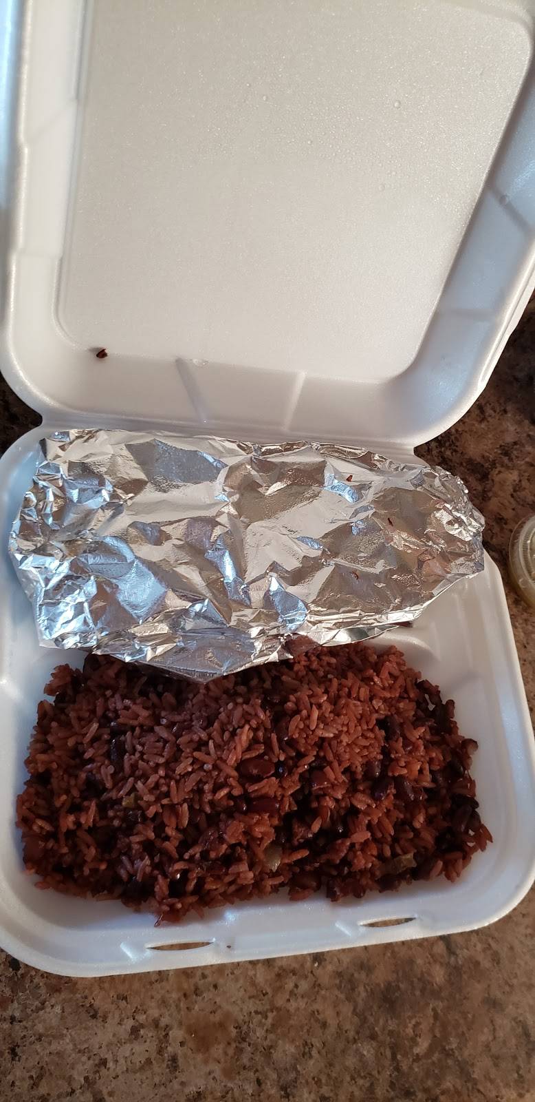 MOMBACHO RESTAURANT | restaurant | 666 NE 167th St North, Miami, FL 33162, USA | 3059447102 OR +1 305-944-7102