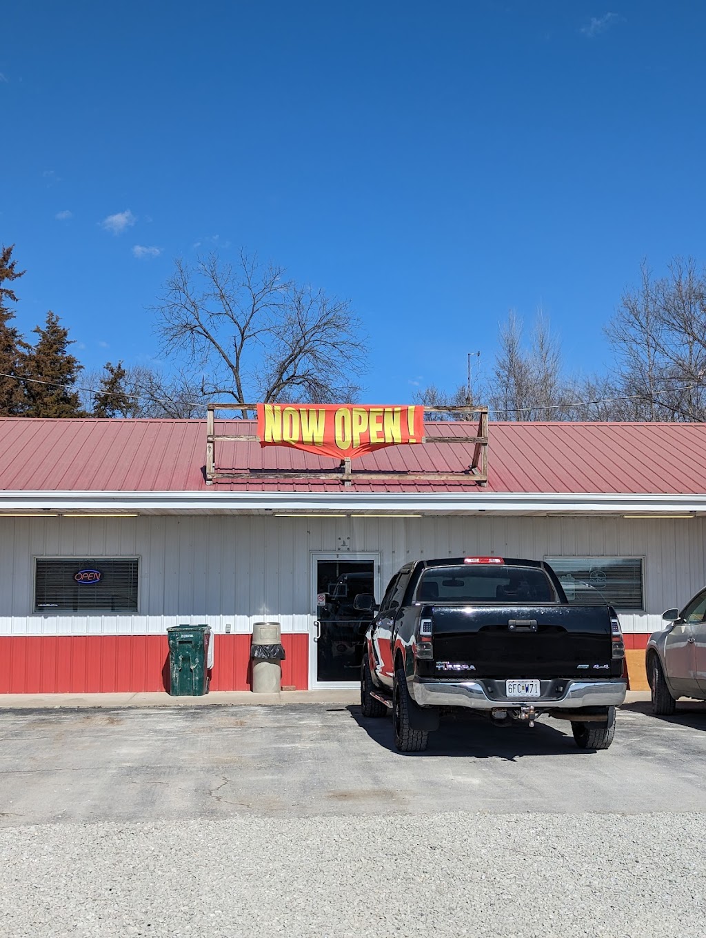 Gigis Country Store | restaurant | 310 Front St, Novinger, MO 63559, USA | 6604885533 OR +1 660-488-5533