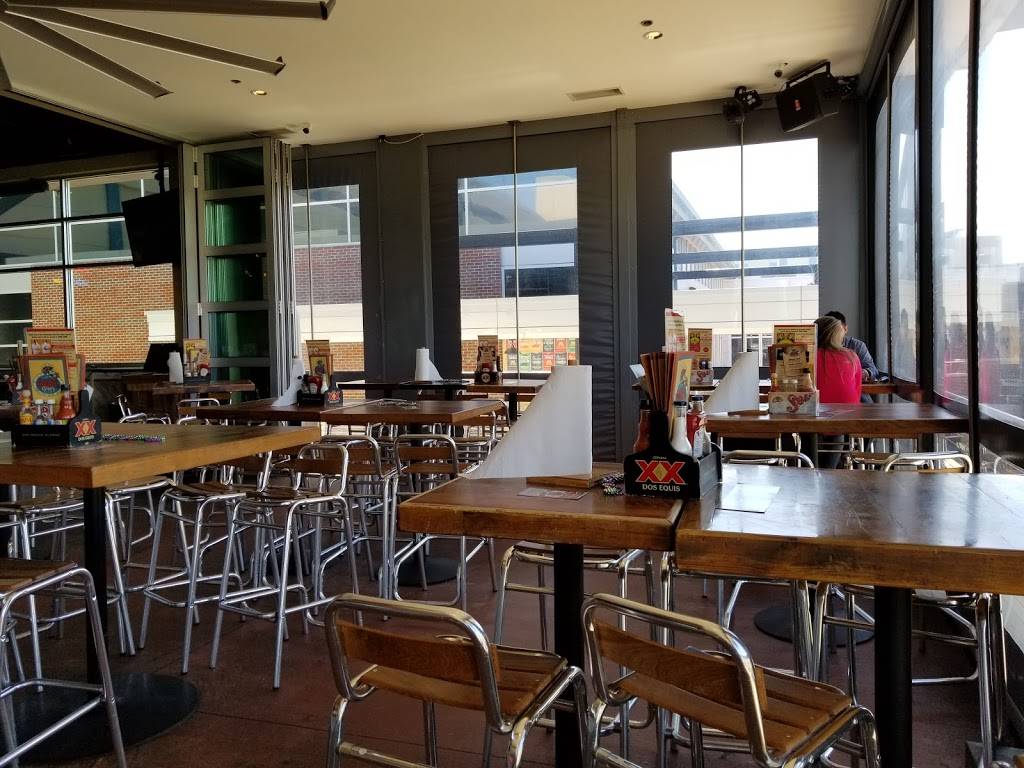 Adobe Gilas | restaurant | 2, 5455 Park Pl, Rosemont, IL 60018, USA | 8472330080 OR +1 847-233-0080