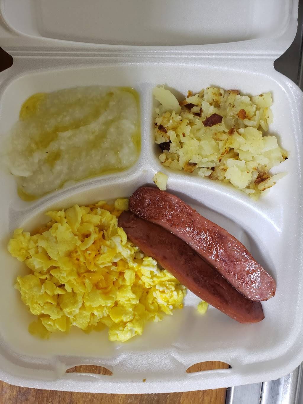 Angelas Family Restaurant | restaurant | 7121 St Clair Ave, Cleveland, OH 44103, USA | 2168811020 OR +1 216-881-1020