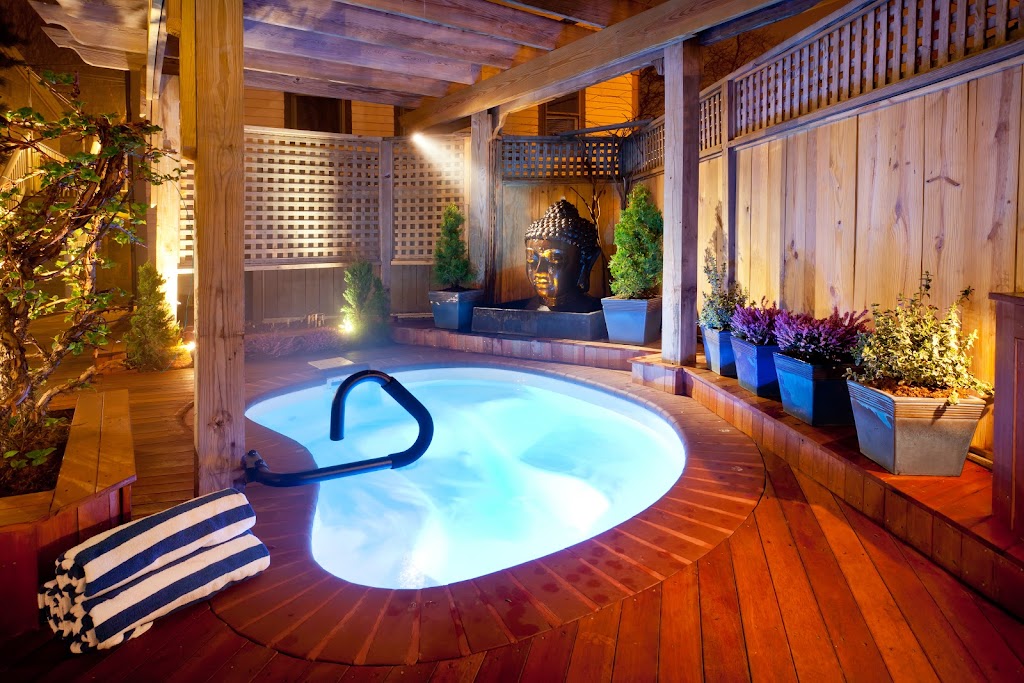 Crowne Pointe Hotel & Spa | restaurant | 82 Bradford St, Provincetown, MA 02657, USA | 5084876767 OR +1 508-487-6767