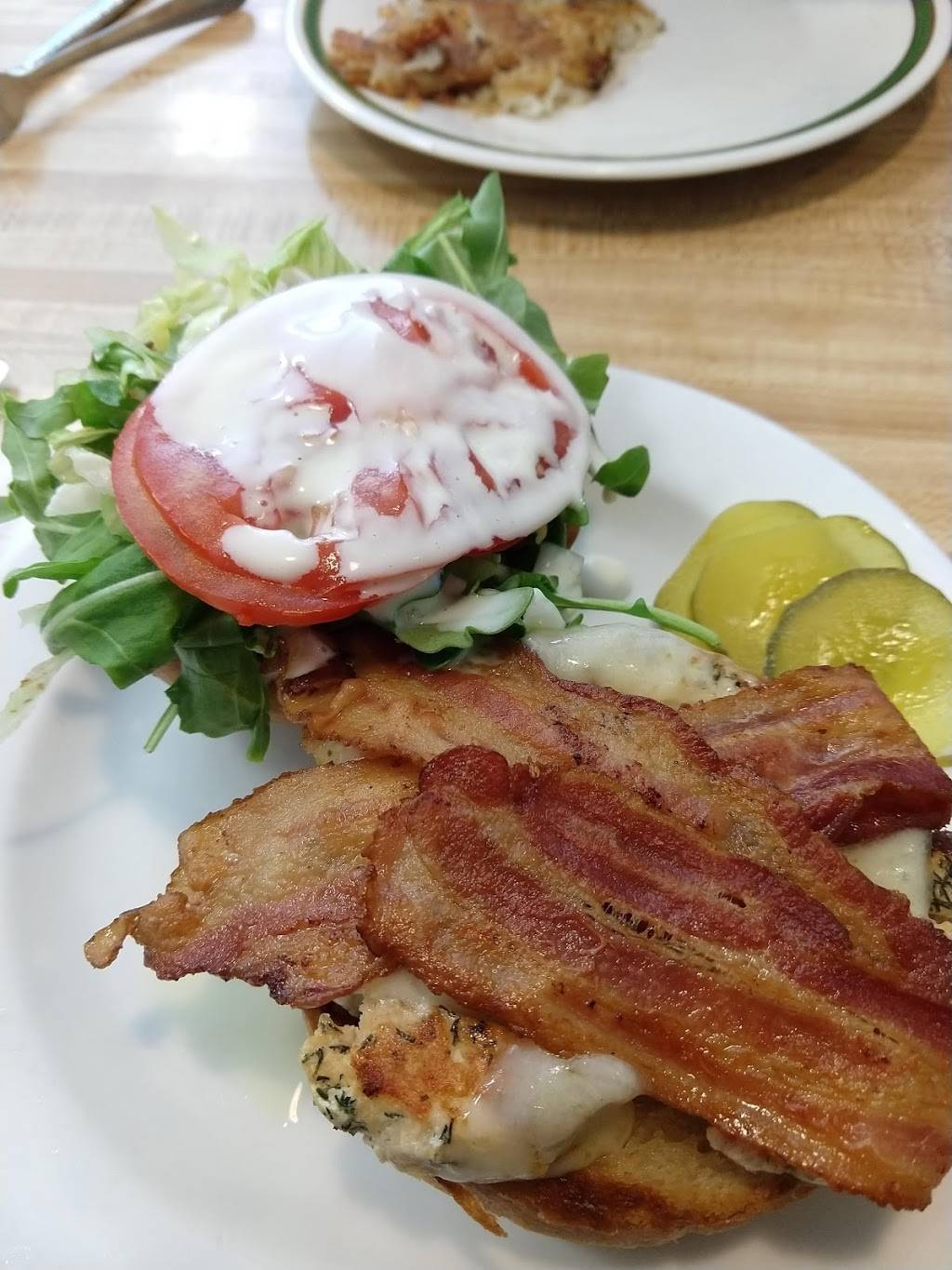 Flurys Cafe | restaurant | 2202 Front St, Cuyahoga Falls, OH 44221, USA | 3309291315 OR +1 330-929-1315