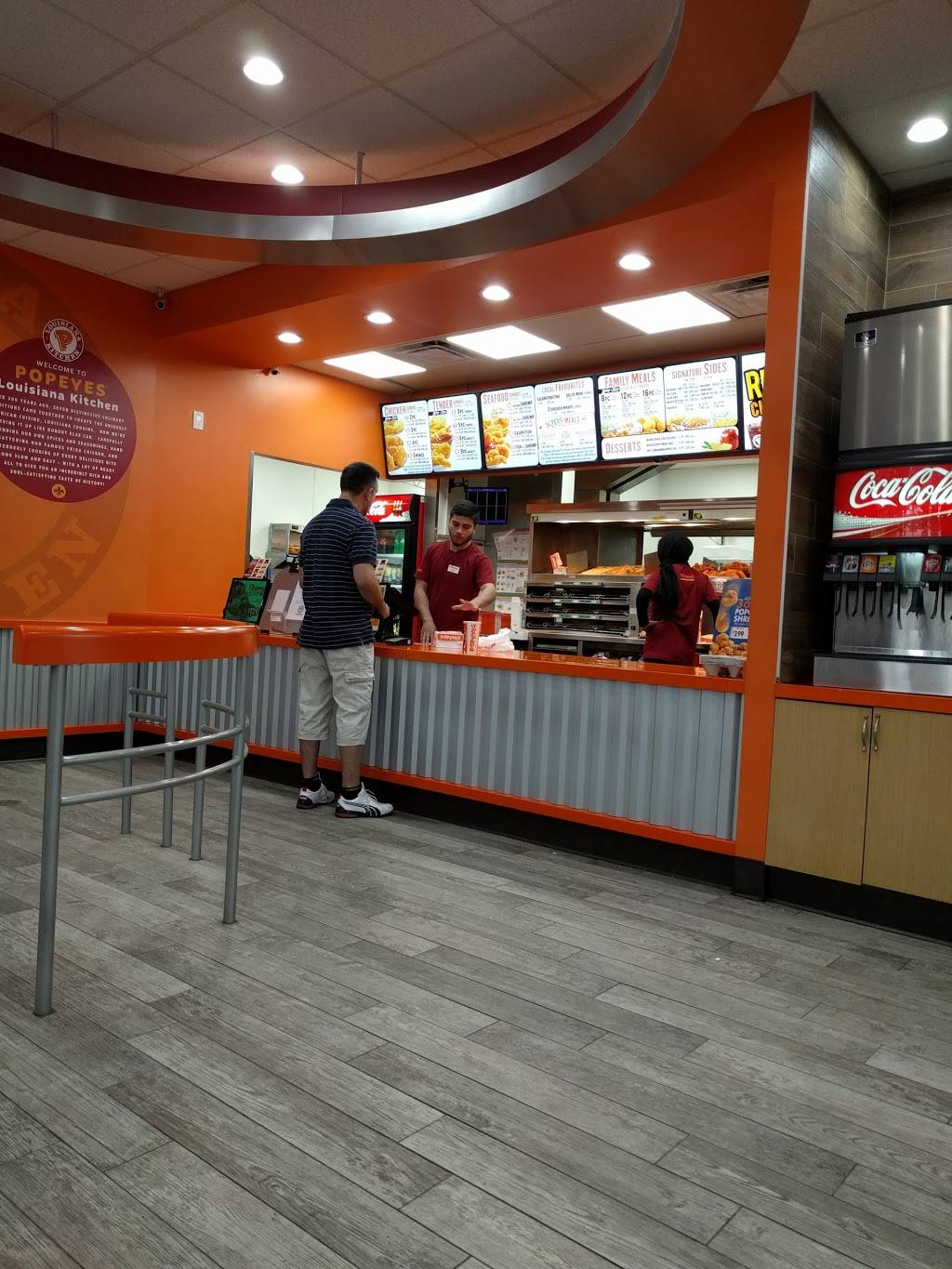 Popeyes Louisiana Kitchen | meal takeaway | 1375 Huron Church Rd, Windsor, ON N9C 2B4, Canada | 5192563200 OR +1 519-256-3200