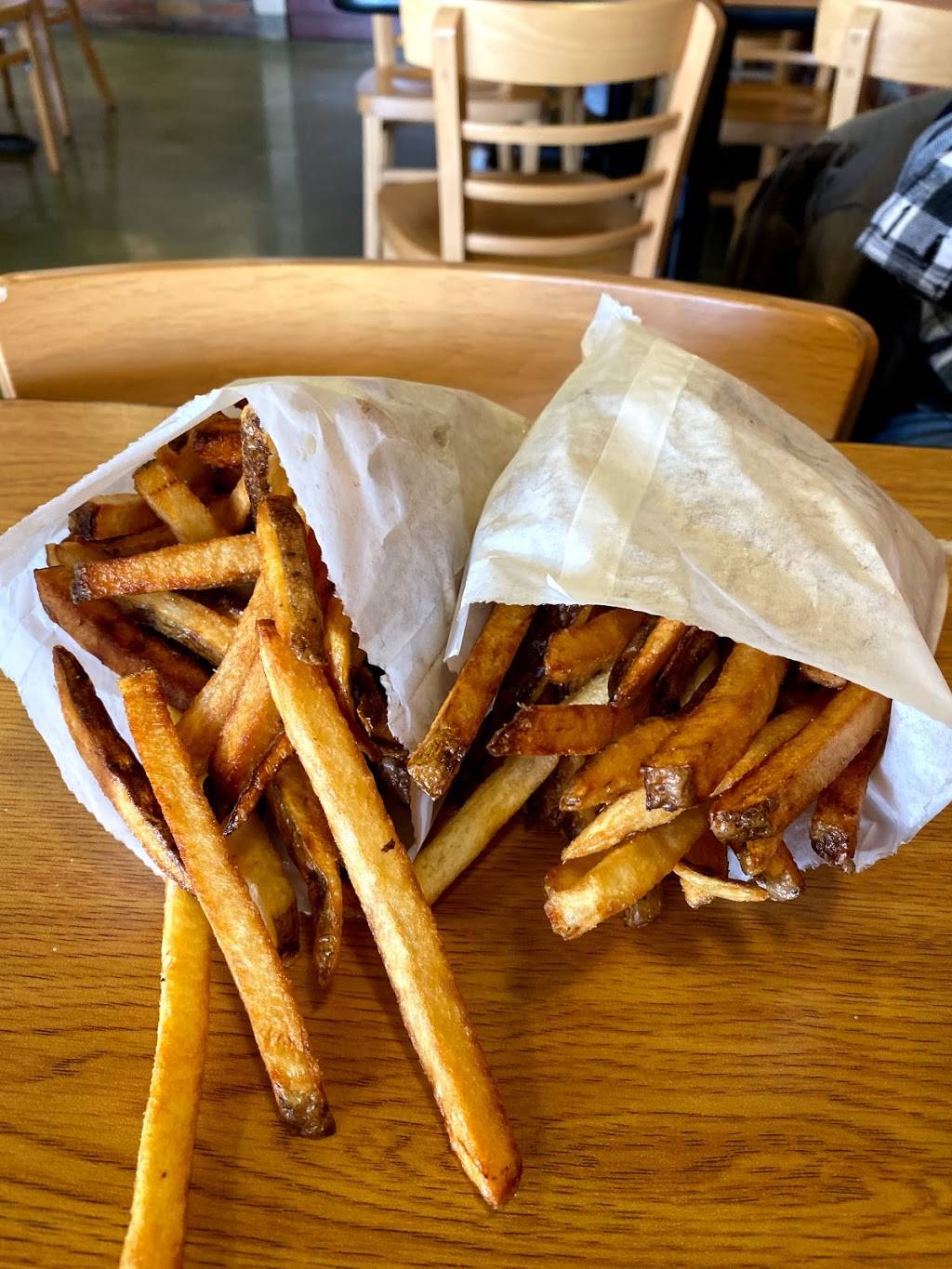 Mad Cow | restaurant | 503 E Nifong Blvd, Columbia, MO 65201, USA | 5732140393 OR +1 573-214-0393