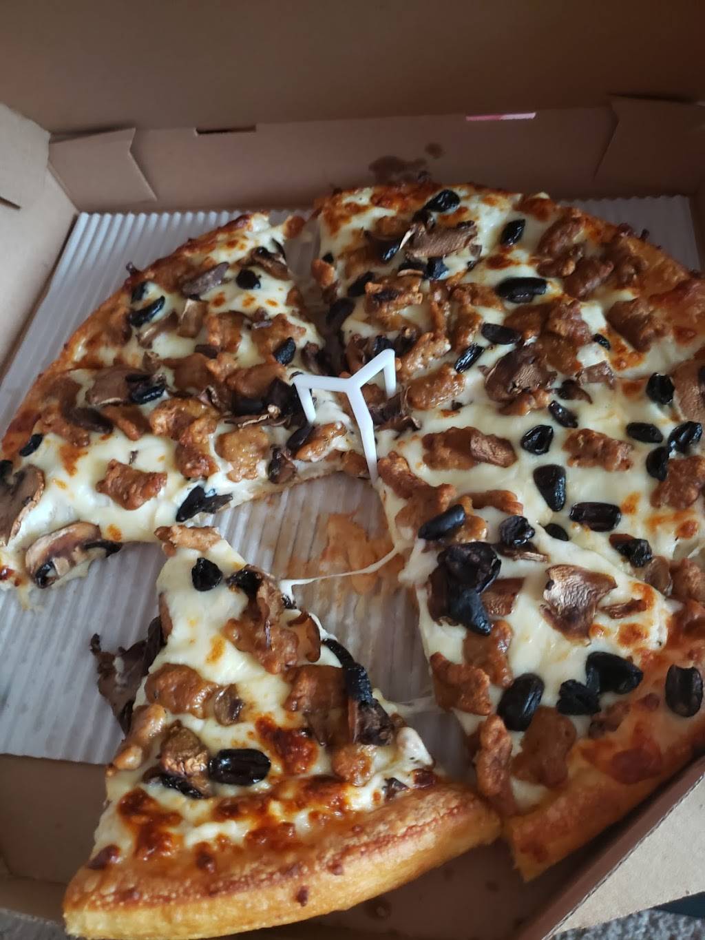 Pizza Hut | restaurant | 5140 Wilson Mills Rd, Richmond Heights, OH 44143, USA | 4406469660 OR +1 440-646-9660