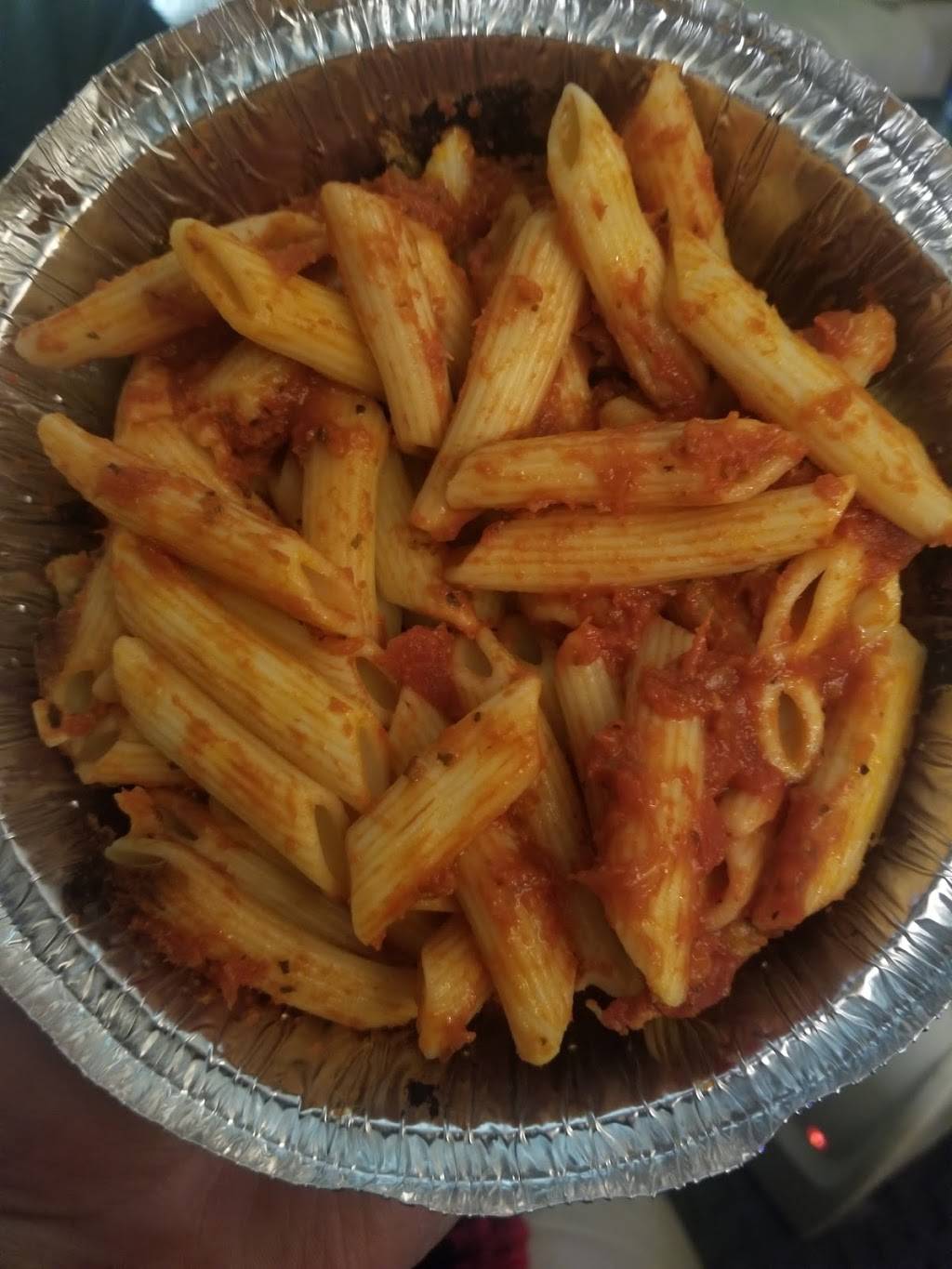 Dominos Pizza | meal delivery | 820 Sheppard Ave W, North York, ON M3H 2T1, Canada | 4166363888 OR +1 416-636-3888