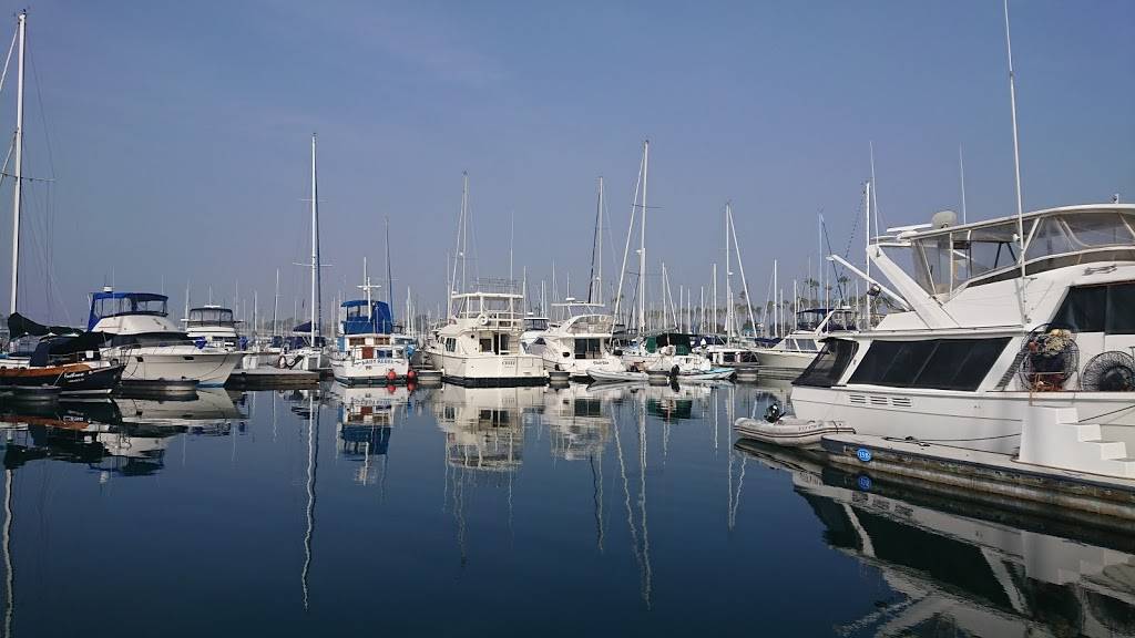 Marina Shores | shopping mall | 6500-6670 Pacific Coast Hwy, Long Beach, CA 90803, USA | 2135532200 OR +1 213-553-2200