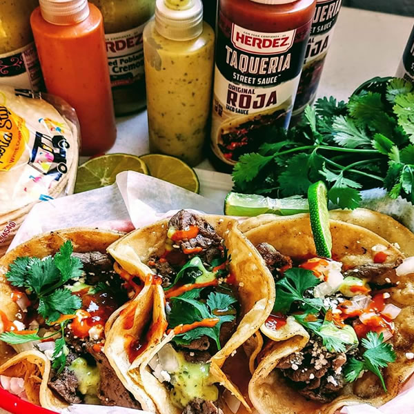 Dustys Dogz | restaurant | 416 N State St, St Ignace, MI 49781, USA | 2312683293 OR +1 231-268-3293