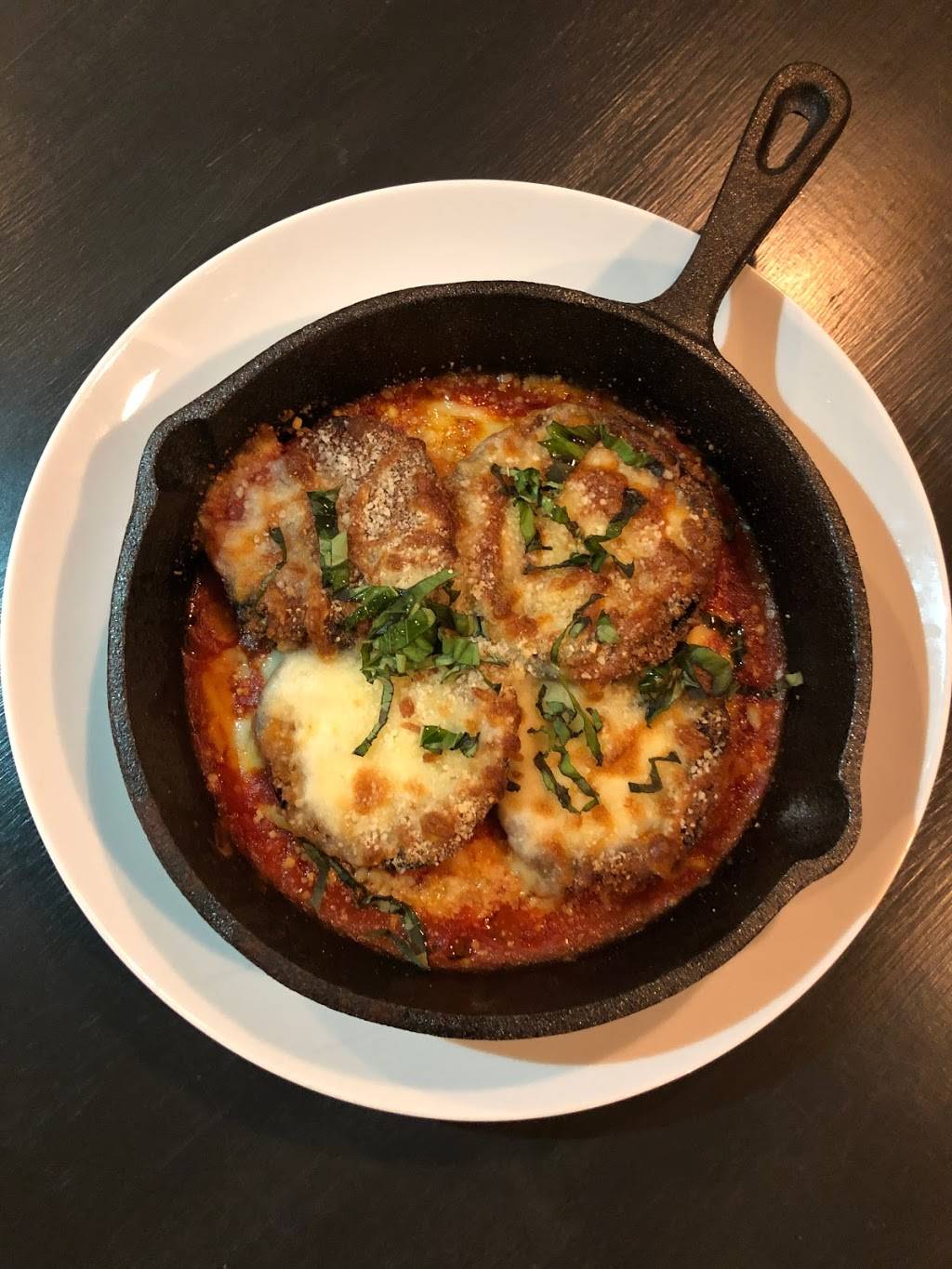 1652 | Sixteen Fifty Two | restaurant | 1, Ocean Ave unit 5, York, ME 03909, USA | 2076060356 OR +1 207-606-0356