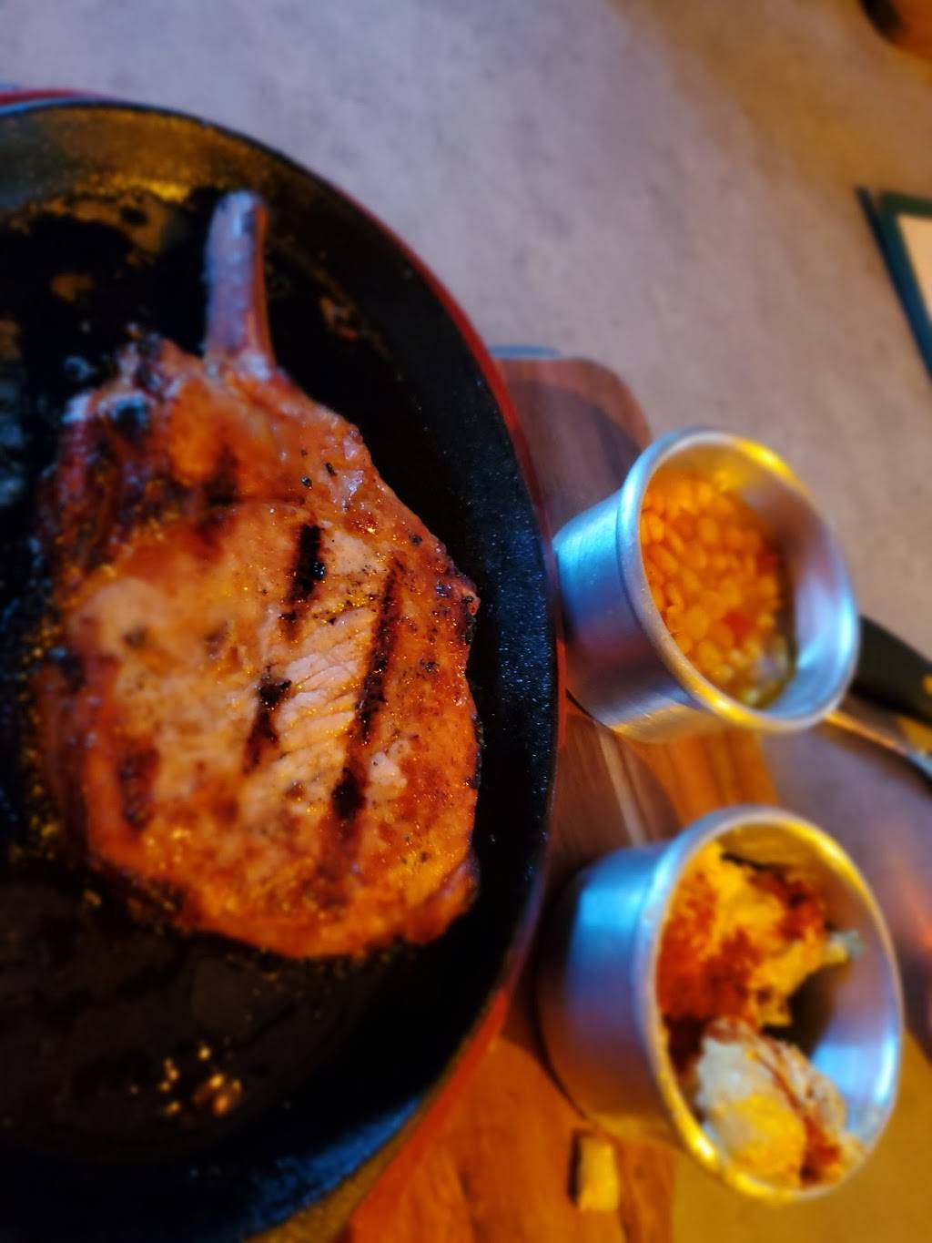 Hoof & Barrel | restaurant | 122 N Congress St, York, SC 29745, USA | 8038185554 OR +1 803-818-5554