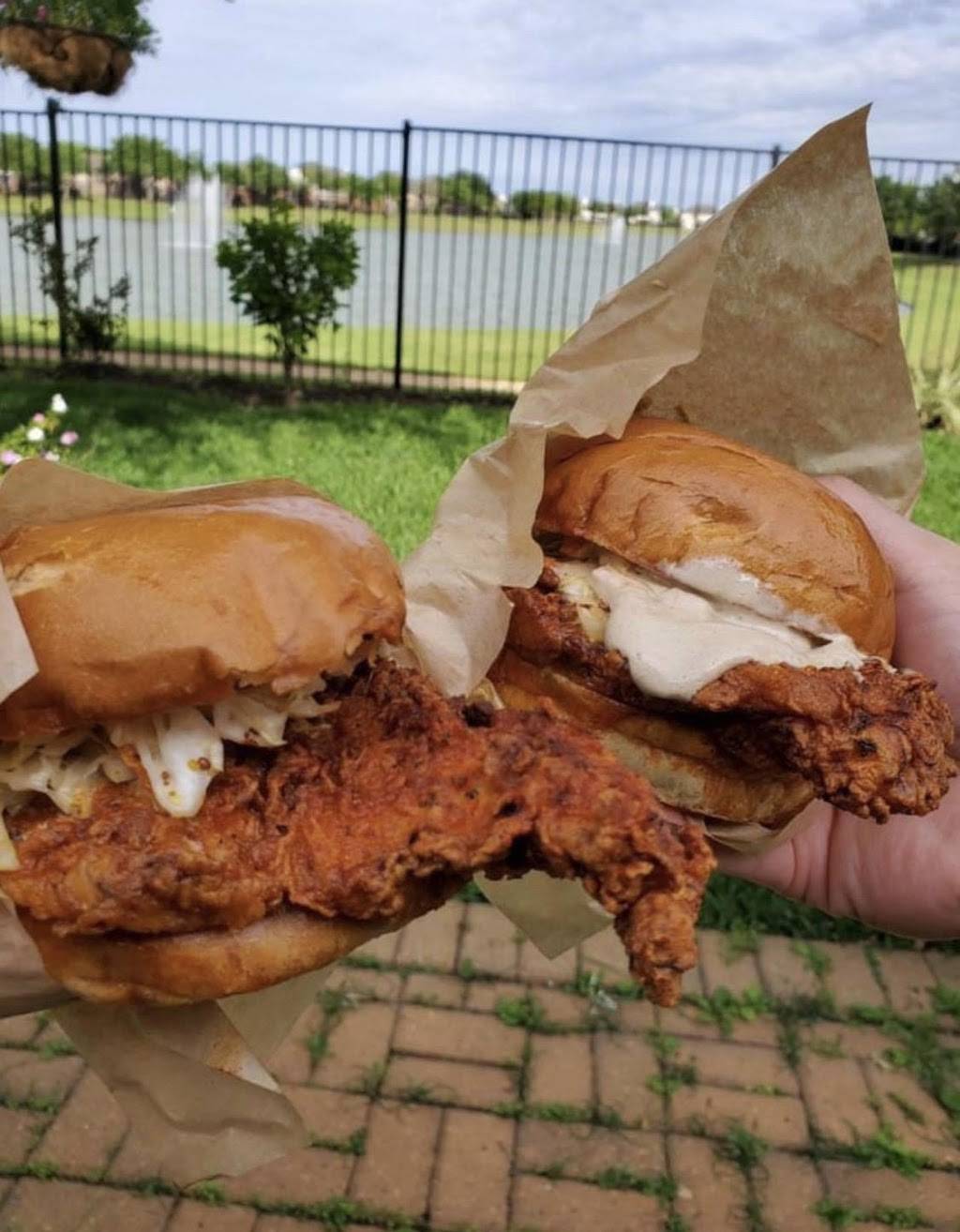 Ako Chicken Sandwich | restaurant | 10505 Telephone Rd, Houston, TX 77075, USA | 8328084298 OR +1 832-808-4298