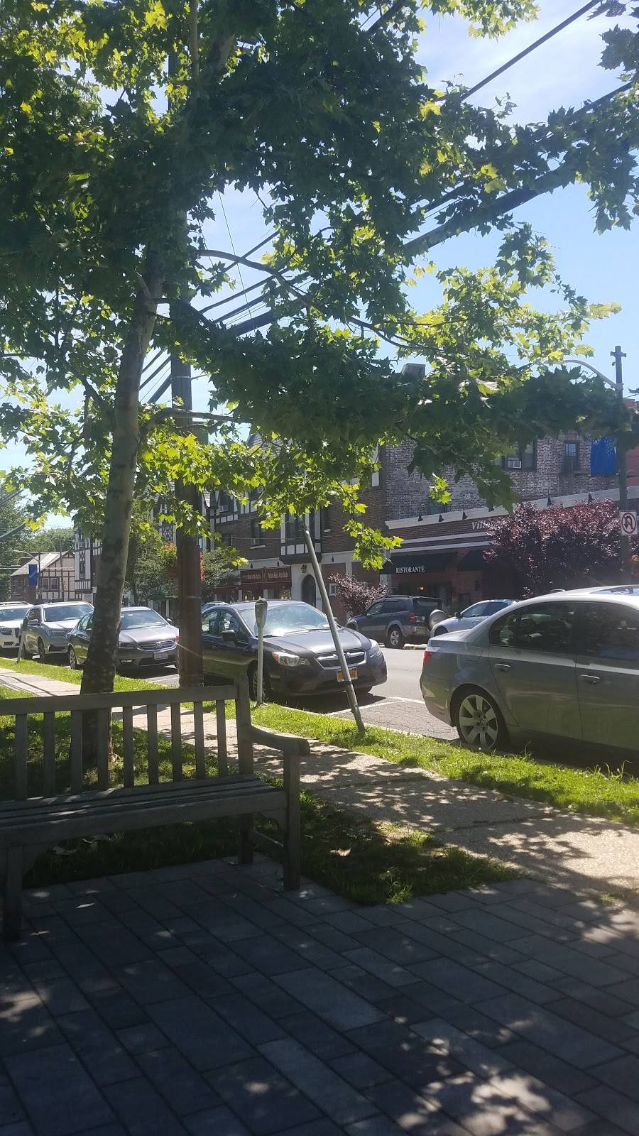 Villaggio | restaurant | 229 Wolfs Lane, Pelham, NY 10803, USA | 9147384701 OR +1 914-738-4701