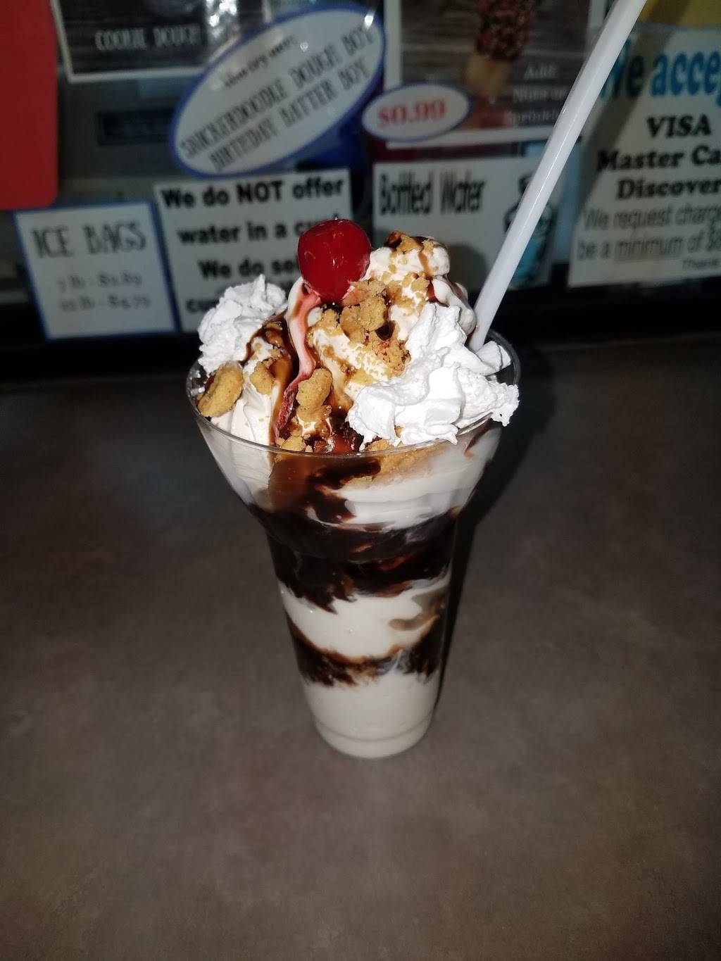 Dees Place | restaurant | 9876 Main St, Whitmore Lake, MI 48189, USA | 7344494707 OR +1 734-449-4707