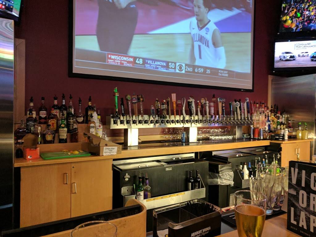 Buffalo Wild Wings | restaurant | 107-16 71st Ave, Forest Hills, NY 11375, USA | 7185449453 OR +1 718-544-9453