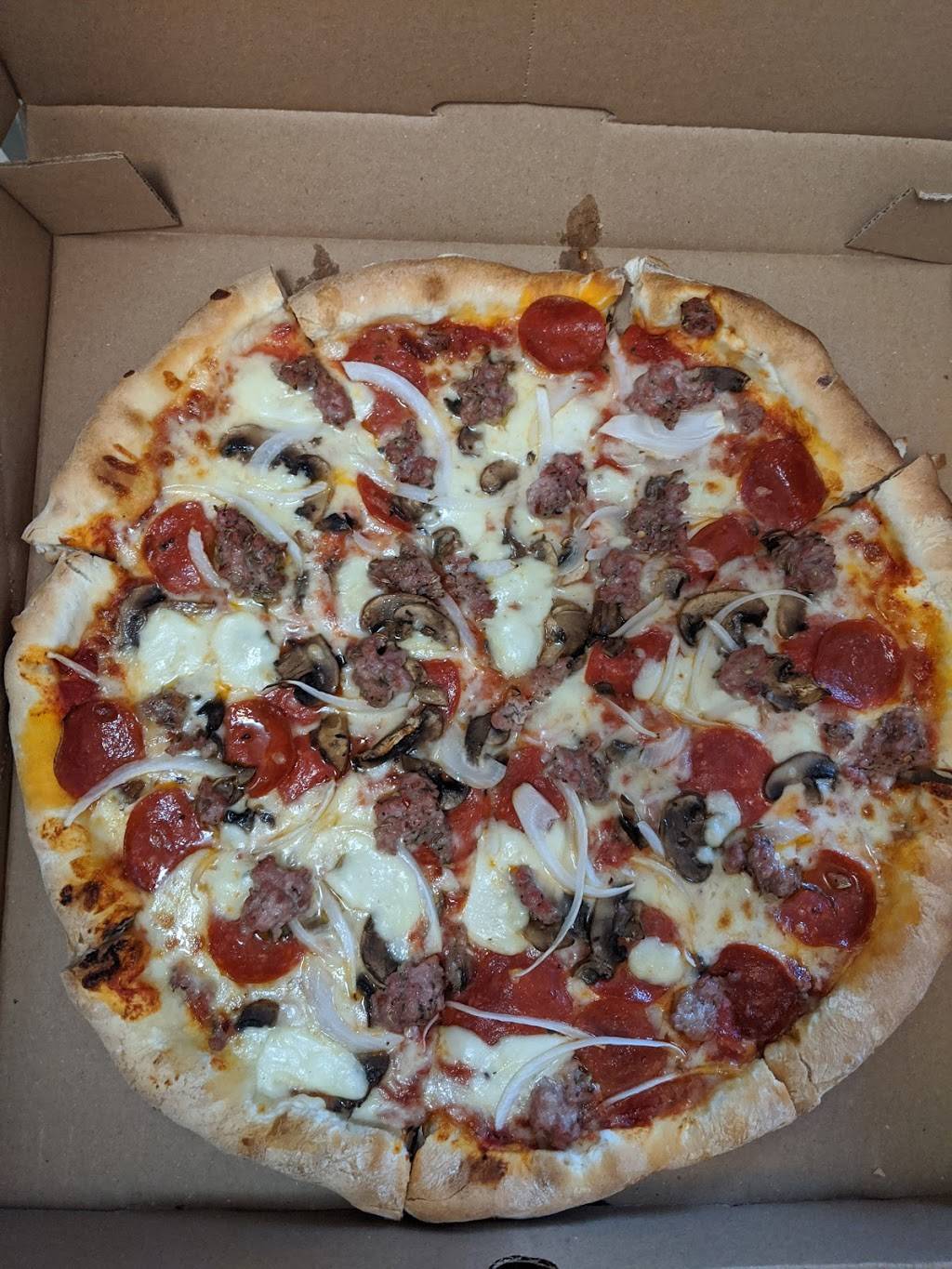Famous Yetis Pizza | restaurant | 447 W Cottage Grove Rd, Cottage Grove, WI 53527, USA | 6088390444 OR +1 608-839-0444
