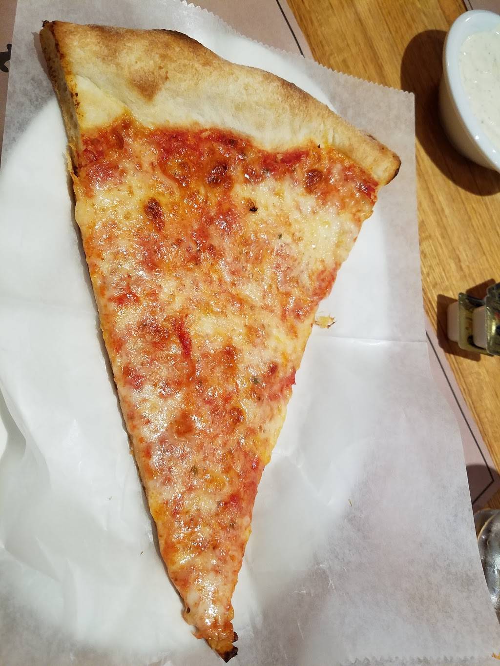 Ginos | restaurant | 3968 Hempstead Bethpage Turnpike, Bethpage, NY 11714, USA | 5165206460 OR +1 516-520-6460